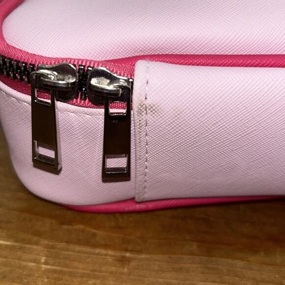 Barbie Cosmetic Bag, it’s so hard being iconic - Picture 8 of 9